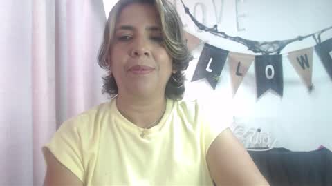 Snapshot of victoria25_meester chatting on October 2025 03:33:01 PM Hi guys Im victoria Be the one who can control me in PVT online show from October 2025 03:33:01 PM