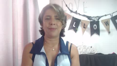 Snapshot of victoria25_meester chatting on October 2025 03:32:01 PM Hi guys Im victoria Be the one who can control me in PVT online show from October 2025 03:32:01 PM