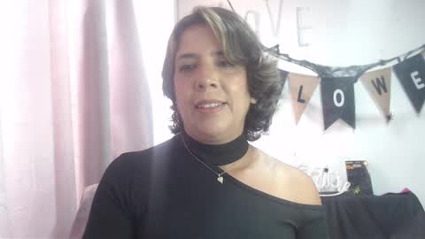 Snapshot of victoria25_meester chatting on October 2025 04:30:02 PM Hi guys Im victoria Be the one who can control me in PVT online show from October 2025 04:30:02 PM