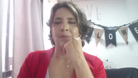 Snapshot of victoria25_meester chatting on October 2025 07:47:01 PM Hi guys Im victoria Be the one who can control me in PVT online show from October 2025 07:47:01 PM