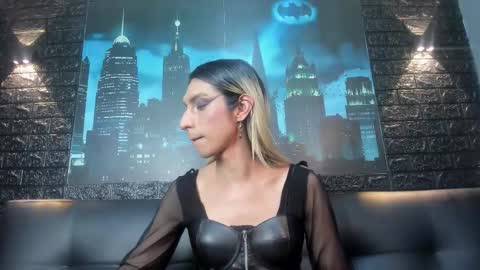 Victoria online show from November 2025 09:37:01 PM