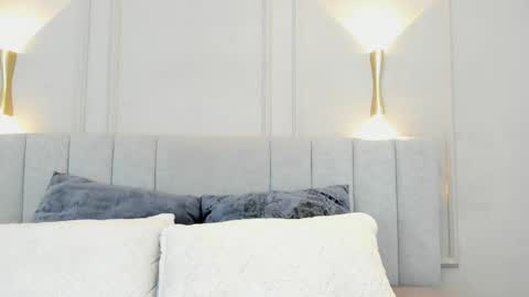 victoria  online show from October 2025 07:03:02 PM