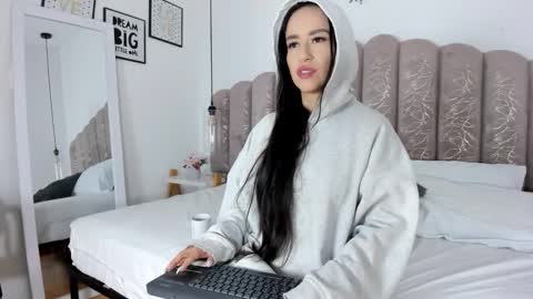 Snapshot of victoria_cooper3 chatting on October 2025 11:28:01 AM valentina online show from October 2025 11:28:01 AM