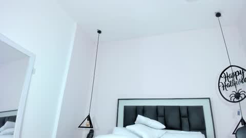 Snapshot of victoria_cooper3 chatting on November 2025 11:44:02 AM valentina online show from November 2025 11:44:02 AM