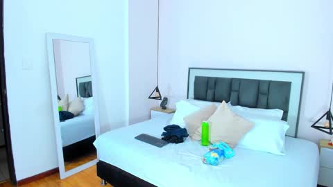 Snapshot of victoria_cooper3 chatting on November 2025 09:19:02 AM valentina online show from November 2025 09:19:02 AM