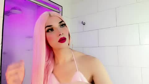 Victoria online show from October 2025 07:16:01 PM