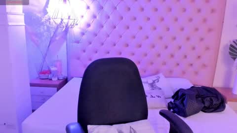 victoria_kitt online show from September 2025 07:08:02 PM