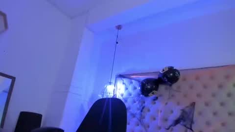 victoria_kitt online show from October 2025 07:03:01 PM