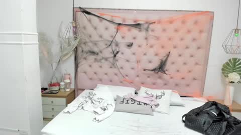 victoria_kitt online show from October 2025 03:12:01 PM