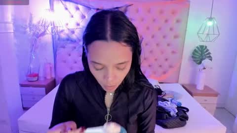 victoria_kitt online show from October 2025 07:31:02 PM