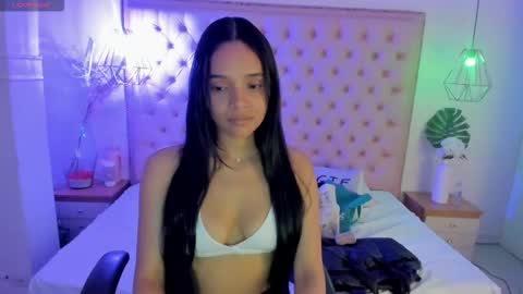 victoria_kitt online show from November 2025 05:02:01 PM