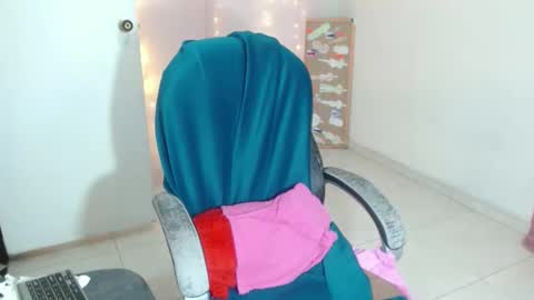 VICKY online show from December 2024 12:23:01 AM