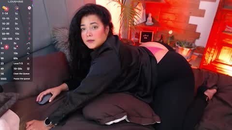 Snapshot of victoria_monteroo chatting on October 2025 01:15:01 AM Call me Vic online show from October 2025 01:15:01 AM
