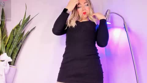 Snapshot of victoria_qq chatting on October 2025 02:56:01 AM D A N I online show from October 2025 02:56:01 AM