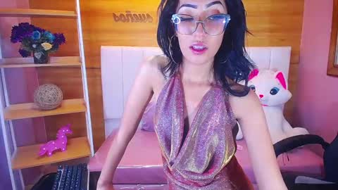 Victoria  online show from February 2025 05:08:01 PM