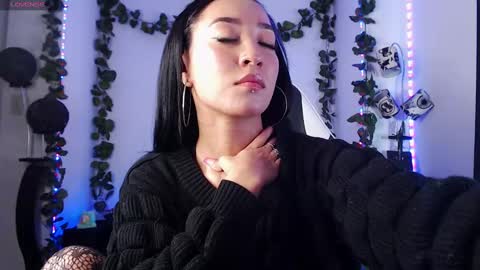 Victoria  online show from October 2025 03:04:01 AM