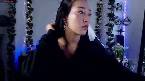 Victoria  online show from October 2025 03:47:01 AM