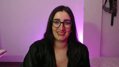 Snapshot of victoria_riider chatting on November 2025 09:05:02 PM Victoria online show from November 2025 09:05:02 PM