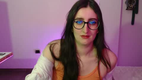 Snapshot of victoria_riider chatting on November 2025 09:02:02 PM Victoria online show from November 2025 09:02:02 PM