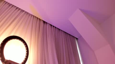 victoria  online show from February 2025 02:34:02 PM