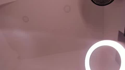 victoria  online show from March 2025 02:37:02 PM