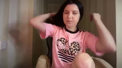 victoriadaily online show from December 2025 10:05:01 PM