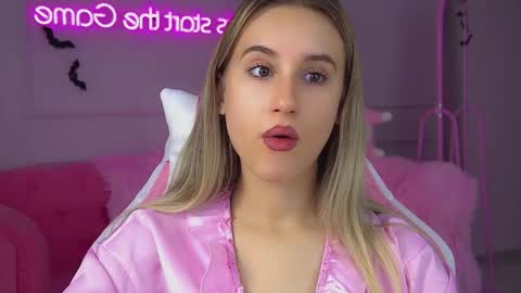 Snapshot of victoriahopson chatting on October 2025 09:10:02 AM Victoria online show from October 2025 09:10:02 AM