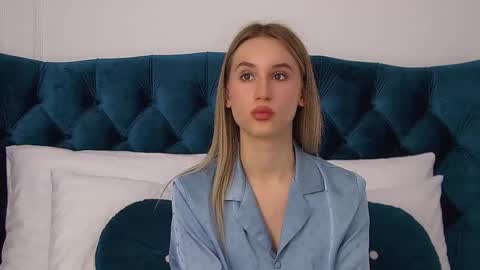 Snapshot of victoriahopson chatting on November 2025 06:30:01 PM Victoria online show from November 2025 06:30:01 PM