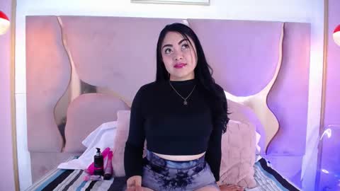 VICTORIA JOHNS online show from January 2025 12:17:01 PM