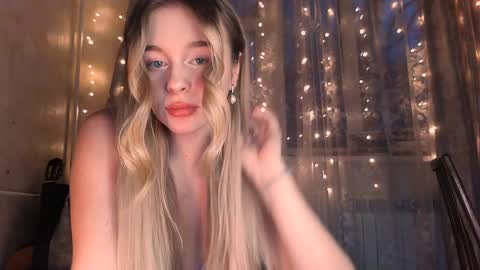 Snapshot of victoriande chatting on December 2024 01:17:01 PM Eva and Victor online show from December 2024 01:17:01 PM