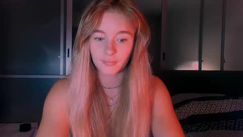 Snapshot of victoriande chatting on October 2025 11:07:02 AM Eva and Victor online show from October 2025 11:07:02 AM