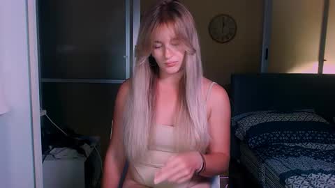 Snapshot of victoriande chatting on October 2025 11:22:01 AM Eva and Victor online show from October 2025 11:22:01 AM