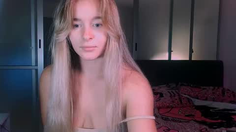 Snapshot of victoriande chatting on October 2025 01:14:01 PM Eva and Victor online show from October 2025 01:14:01 PM