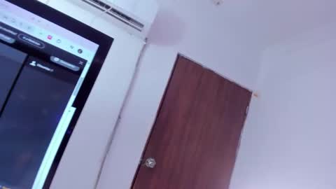 victoriasanz_ online show from October 2025 05:27:02 AM