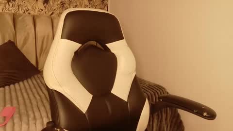 Snapshot of victoriau chatting on November 2025 07:57:02 PM Victoria online show from November 2025 07:57:02 PM