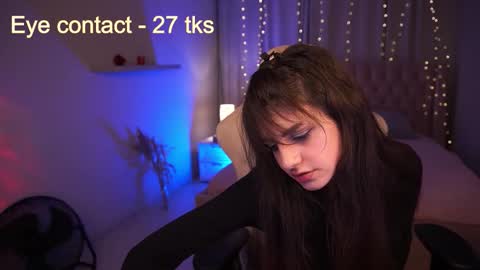 Victoria online show from October 2025 06:22:02 AM