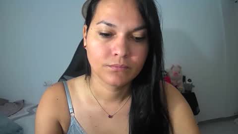 Snapshot of victorigamers chatting on November 2025 08:03:02 AM victorigamers online show from November 2025 08:03:02 AM