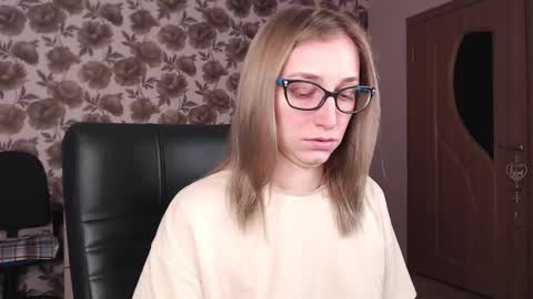 Snapshot of vikaericka chatting on December 2024 02:46:01 AM Vika online show from December 2024 02:46:01 AM