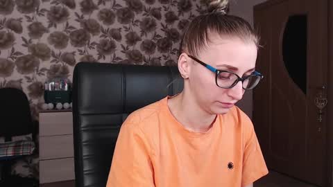 Snapshot of vikaericka chatting on December 2024 07:10:01 PM Vika online show from December 2024 07:10:01 PM