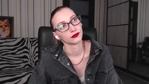 Snapshot of vikaericka chatting on March 2025 08:11:02 PM Vika online show from March 2025 08:11:02 PM