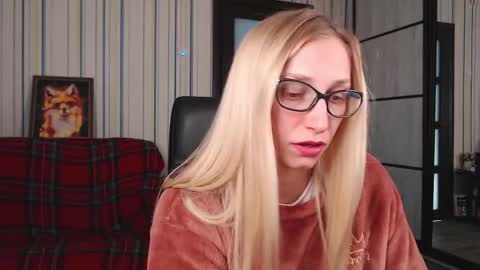 Snapshot of vikaericka chatting on October 2025 11:19:01 AM Vika online show from October 2025 11:19:01 AM