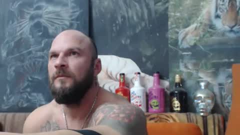 Snapshot of viking_me chatting on October 2025 07:14:01 PM viking online show from October 2025 07:14:01 PM