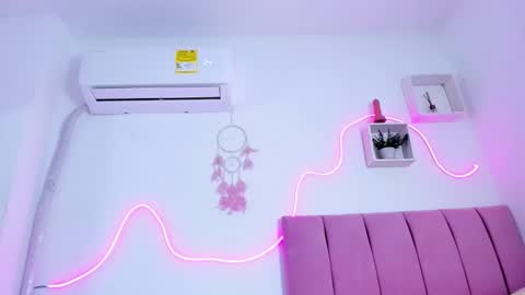 victoria online show from November 2025 03:12:02 PM