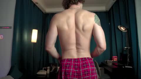 Snapshot of viktor_secret chatting on October 2025 12:28:02 PM fansly VITEKsecret online show from October 2025 12:28:02 PM