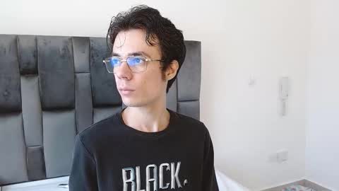 viktornoir online show from October 2025 01:57:02 PM