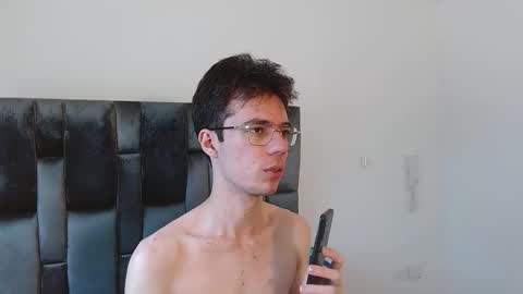 viktornoir online show from November 2025 07:49:02 PM