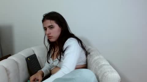 Snapshot of vikysexy28 chatting on February 2025 04:37:02 AM vikysexy28 online show from February 2025 04:37:02 AM