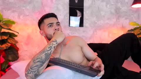 Snapshot of vincentblack_ chatting on October 2025 03:27:01 AM Vincent online show from October 2025 03:27:01 AM