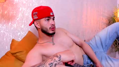 Snapshot of vincentblack_ chatting on October 2025 04:44:01 AM Vincent online show from October 2025 04:44:01 AM