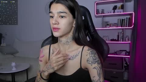 vinkitinkii online show from December 2024 04:53:01 AM